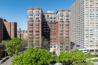 The Aquitania in Chicago, IL - Foto de edificio - Building Photo