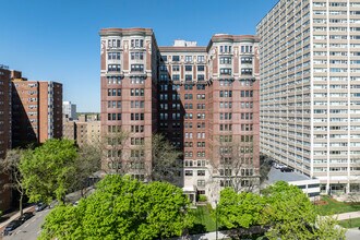 The Aquitania in Chicago, IL - Building Photo - Building Photo