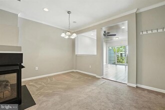 1547 Northern Neck Dr, Unit 201 in Vienna, VA - Building Photo - Building Photo