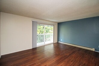 5704 SW Beaverton Hillsdale Hwy in Portland, OR - Building Photo - Building Photo