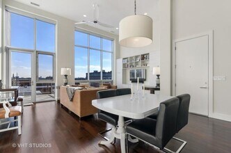 1132 W Adams St in Chicago, IL - Building Photo - Building Photo