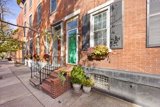 2207 Lombard St in Philadelphia, PA - Building Photo - Building Photo