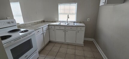 5930 Agnes Ave in Kansas City, MO - Building Photo - Building Photo