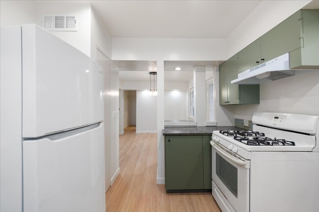 6616-6616 Emmet Terrace in Los Angeles, CA - Building Photo - Building Photo