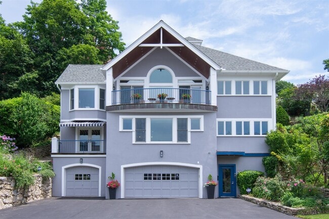property at 38 Livingston Ave