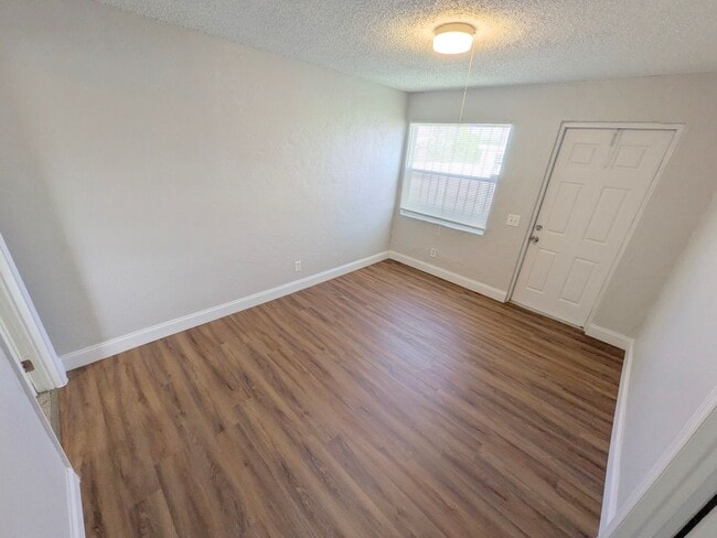 506-512 Northwood Rd in West Palm Beach, FL - Building Photo - Building Photo