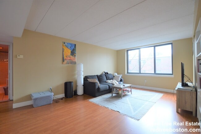 85 Brainerd Rd, Unit 316 in Boston, MA - Foto de edificio - Building Photo