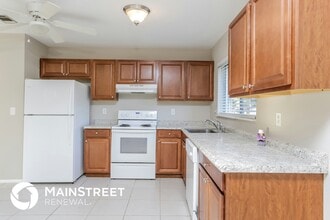 2601 Shenandoah St in North Port, FL - Building Photo - Building Photo