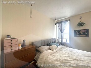 1056 Cambridge St in Cambridge, MA - Foto de edificio - Building Photo