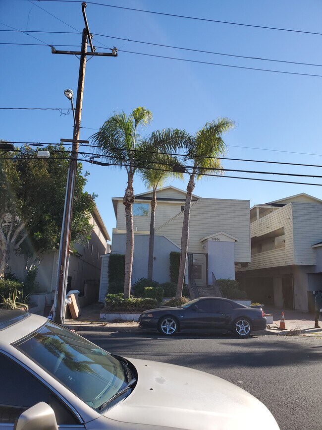 13604 Chadron Ave Rentals in Hawthorne, CA