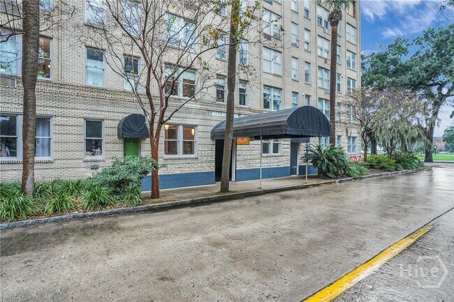 106 W Gwinnett St in Savannah, GA - Building Photo - Building Photo