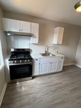 45 Stanley St, Unit Apartment 2 in Lowell, MA - Building Photo - Building Photo