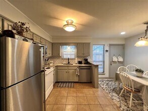 1337 S 11th St in Waco, TX - Building Photo - Building Photo
