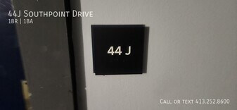 44 Southpoint Dr in Amherst, MA - Building Photo