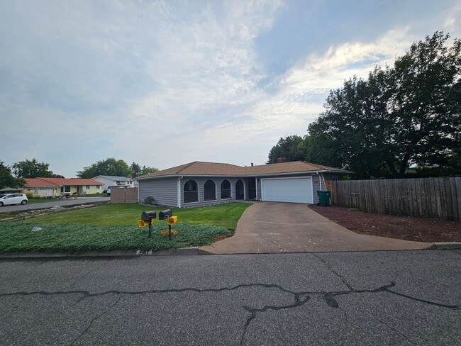2107 S Bolivar Rd in Spokane Valley, WA - Building Photo - Building Photo