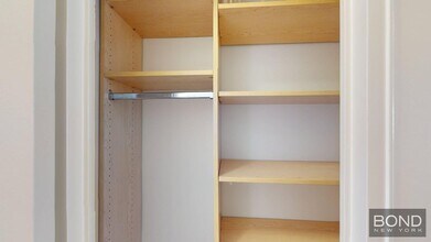 220 E 63rd St in New York, NY - Building Photo - Building Photo