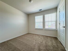 6047 Tudor Pl in Aubrey, TX - Building Photo - Building Photo