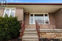 5 Midcroft Dr in Toronto, ON - Building Photo - Building Photo