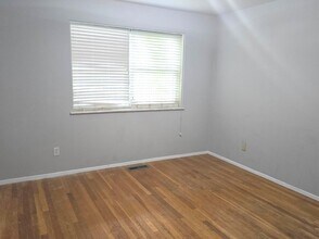 13032 Old Farm Dr in St. Louis, MO - Building Photo - Building Photo