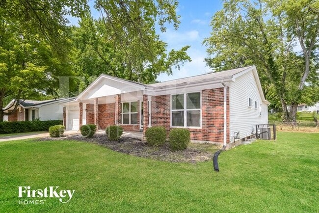 6219 Silver Fox Dr in Florissant, MO - Building Photo - Building Photo