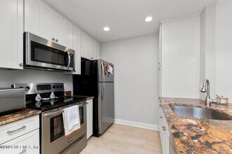 410 1st St S in Jacksonville Beach, FL - Building Photo - Building Photo