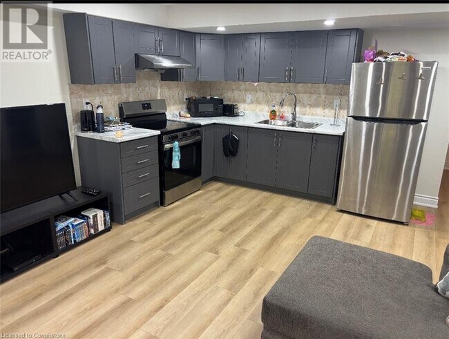20 Trailside Dr in Haldimand, ON - Building Photo - Building Photo