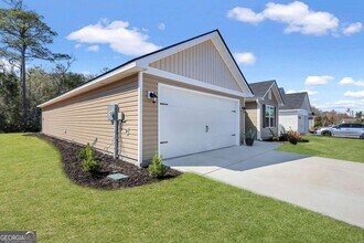 56 Hayden Dr in St. Marys, GA - Building Photo - Building Photo