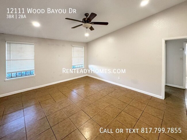 12111 Wood Bayou Dr in Houston, TX - Building Photo - Building Photo