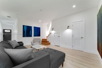 3125 Paola Dr in Miami, FL - Building Photo - Building Photo