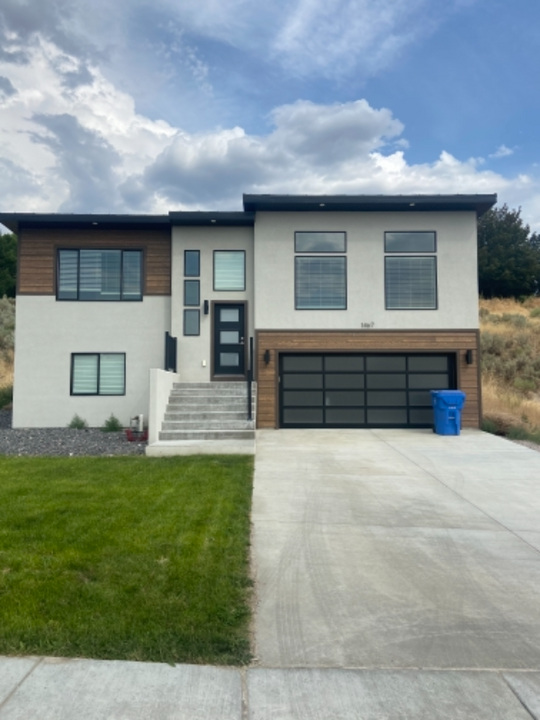 1467 Surprise Valley Rd in Pocatello, ID - Foto de edificio