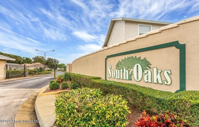 property at 940 S Fork Cir