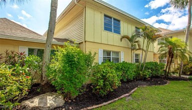 1201 Solana Rd in Naples, FL - Building Photo - Building Photo