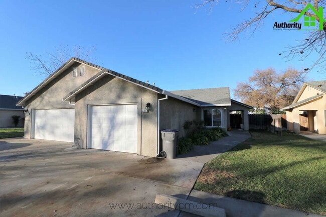 3765 Main St in Cottonwood, CA - Building Photo - Building Photo