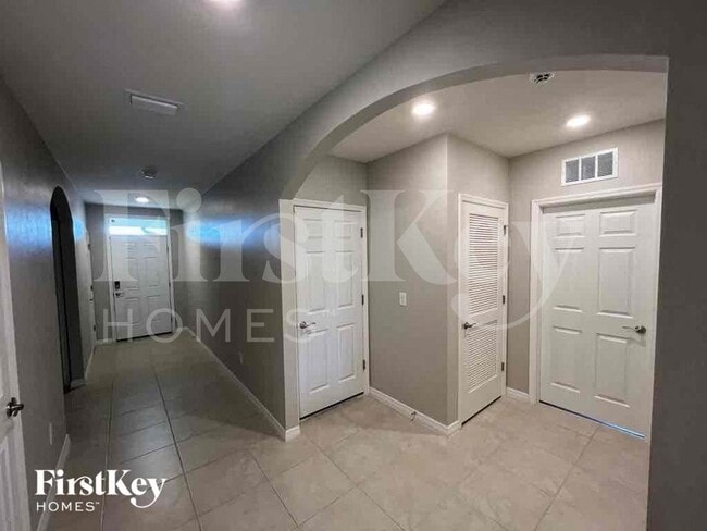 2820 NW 21st Ave in Cape Coral, FL - Building Photo - Building Photo