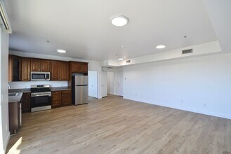 7122 Amigo Ave in Los Angeles, CA - Building Photo - Building Photo