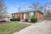 1605 Hopkins Ct in La Grange, KY - Building Photo - Building Photo