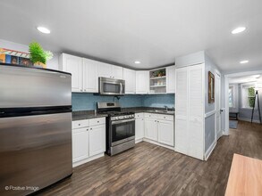 3037 N Elbridge Ave in Chicago, IL - Foto de edificio - Building Photo