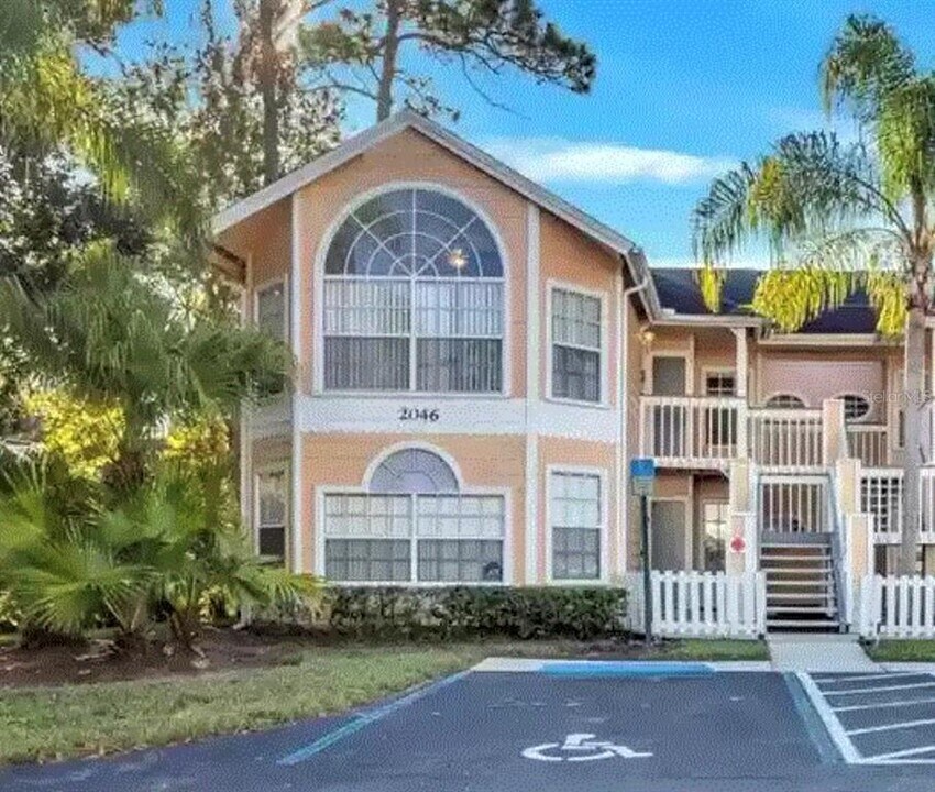 2046 Royal Bay Blvd in Kissimmee, FL - Foto de edificio