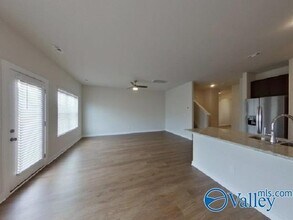 7219 Chatfield Wy NW in Huntsville, AL - Foto de edificio - Building Photo