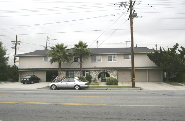 1934 Hollywood Way in Burbank, CA - Building Photo - Building Photo