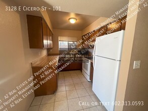 3128 E Cicero St in Mesa, AZ - Foto de edificio - Building Photo