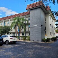 8605 W Sample Rd in Coral Springs, FL - Building Photo
