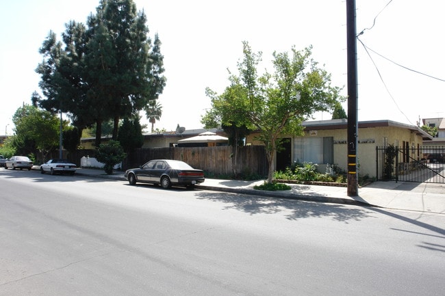 15316 Chase St in North Hills, CA - Building Photo - Building Photo