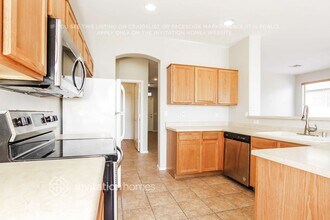 3213 S 103rd Dr in Tolleson, AZ - Foto de edificio - Building Photo