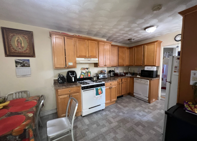 25 Chelsea St, Unit 3