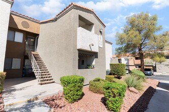 3151 N Soaring Gulls Dr in Las Vegas, NV - Building Photo - Building Photo
