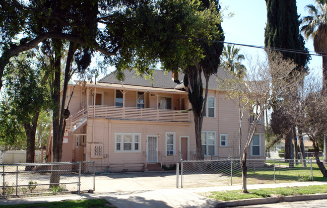 999 N Mountain View Ave in San Bernardino, CA - Building Photo - Building Photo