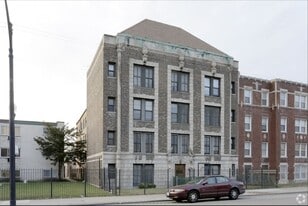 158 N Central Ave in Chicago, IL - Building Photo