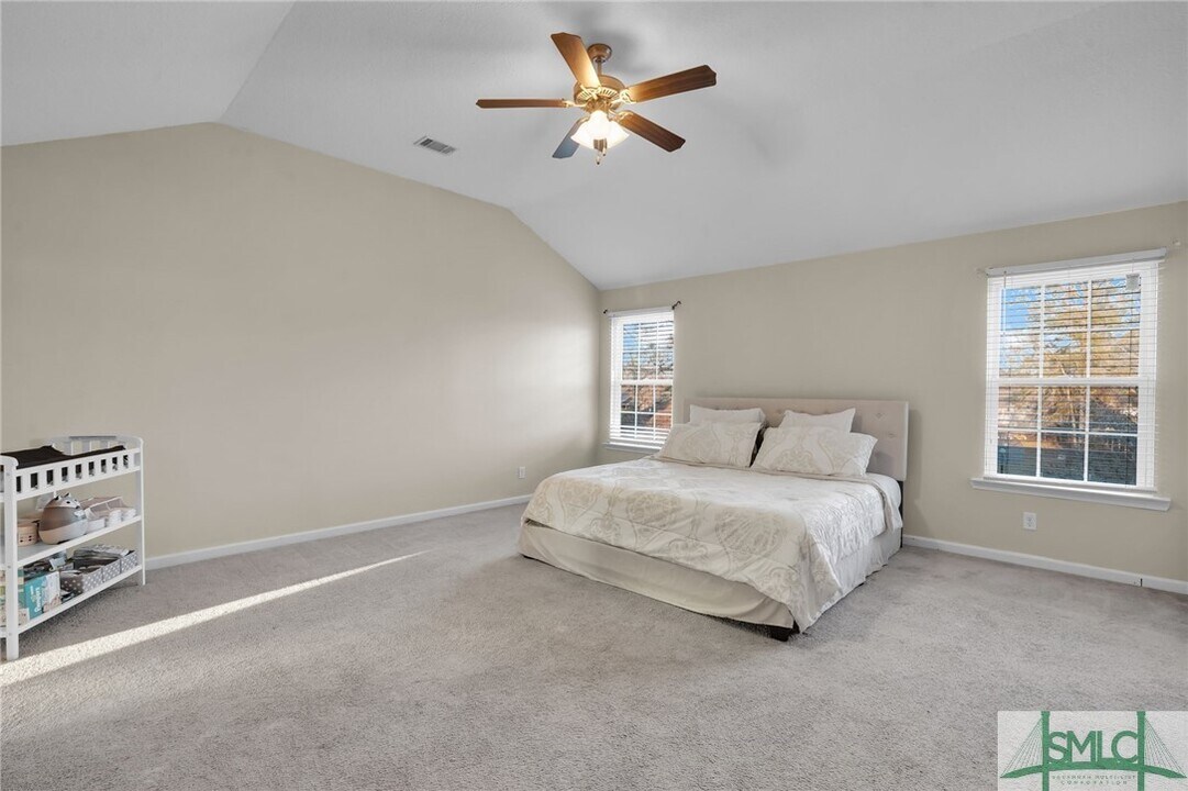 1404 Evergreen Trl in Hinesville, GA - Foto de edificio