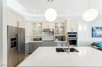 596 111th Ave N in Naples, FL - Building Photo - Building Photo